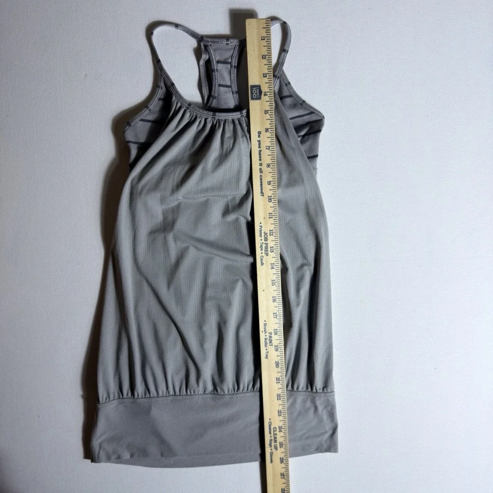 Lululemon No Limits Grey Striped Tank Top Women's‎ size 4 Gym Yoga